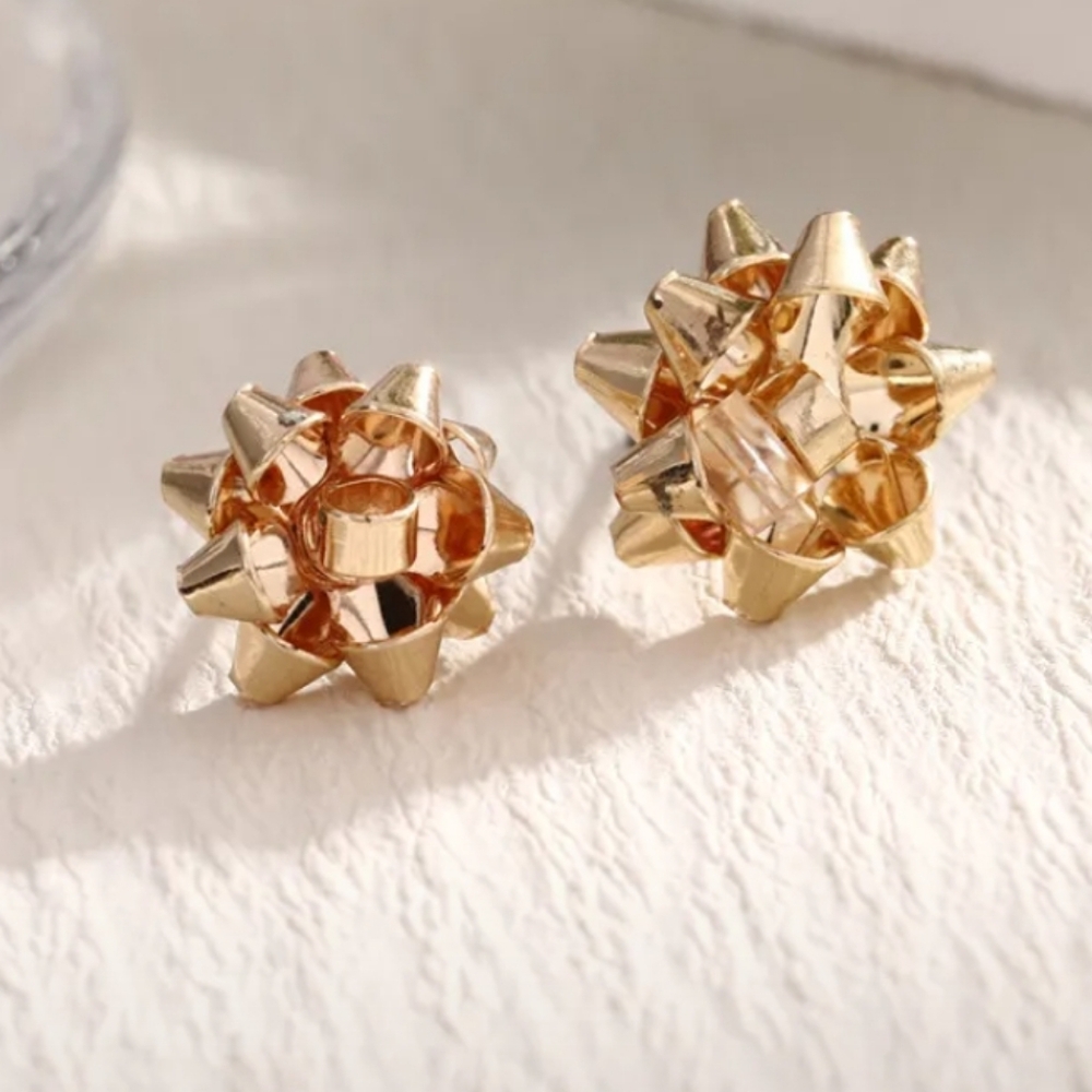 Elegant Gold Bow Earrings